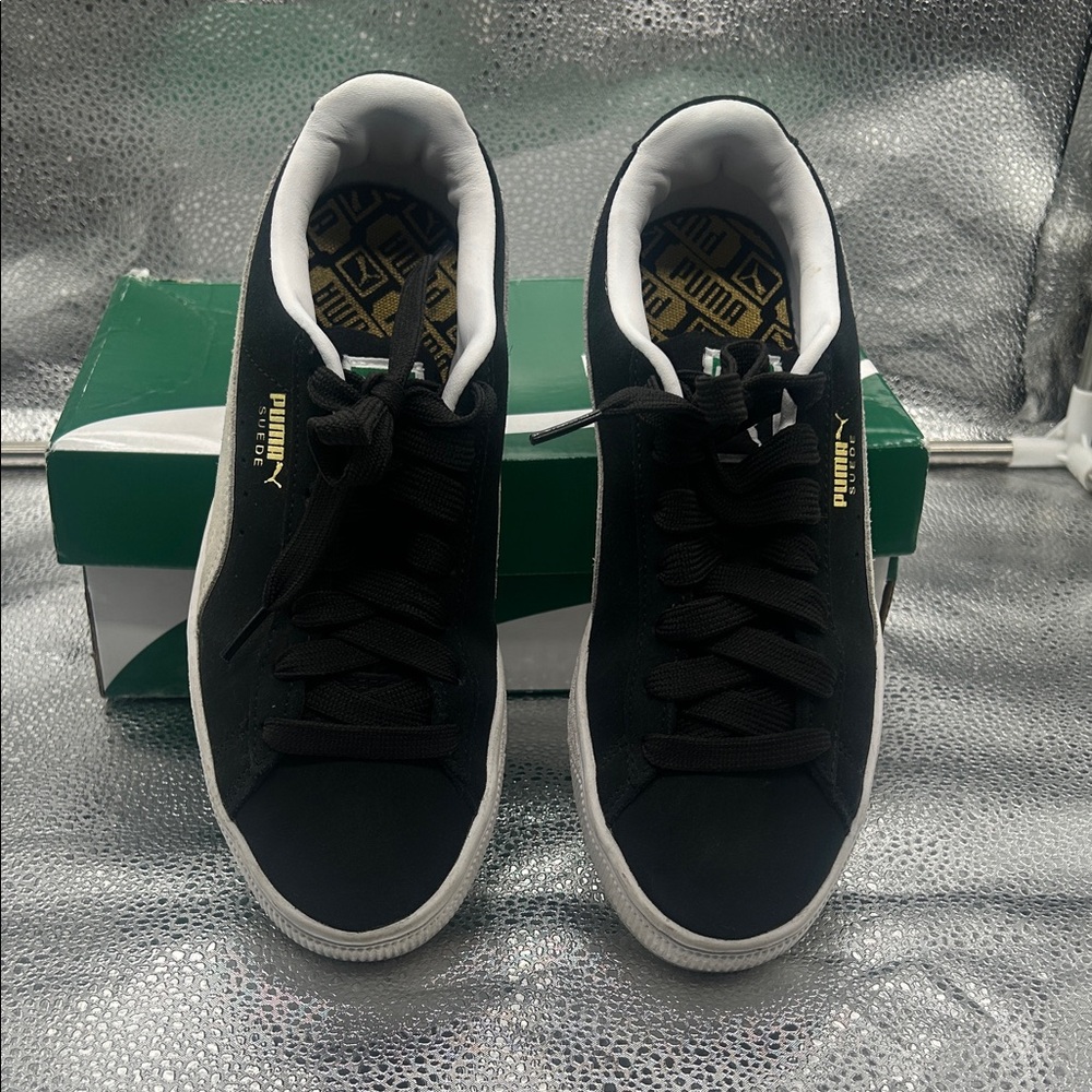Puma Men's Black and White Sneakers